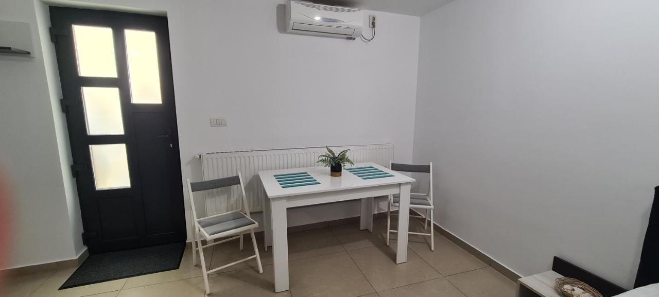 Seby Studio Constanta Bagian luar foto